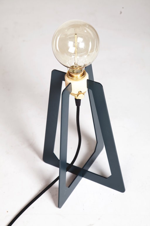 Lampe bureau contemporaine ampoule à filament bois et métal